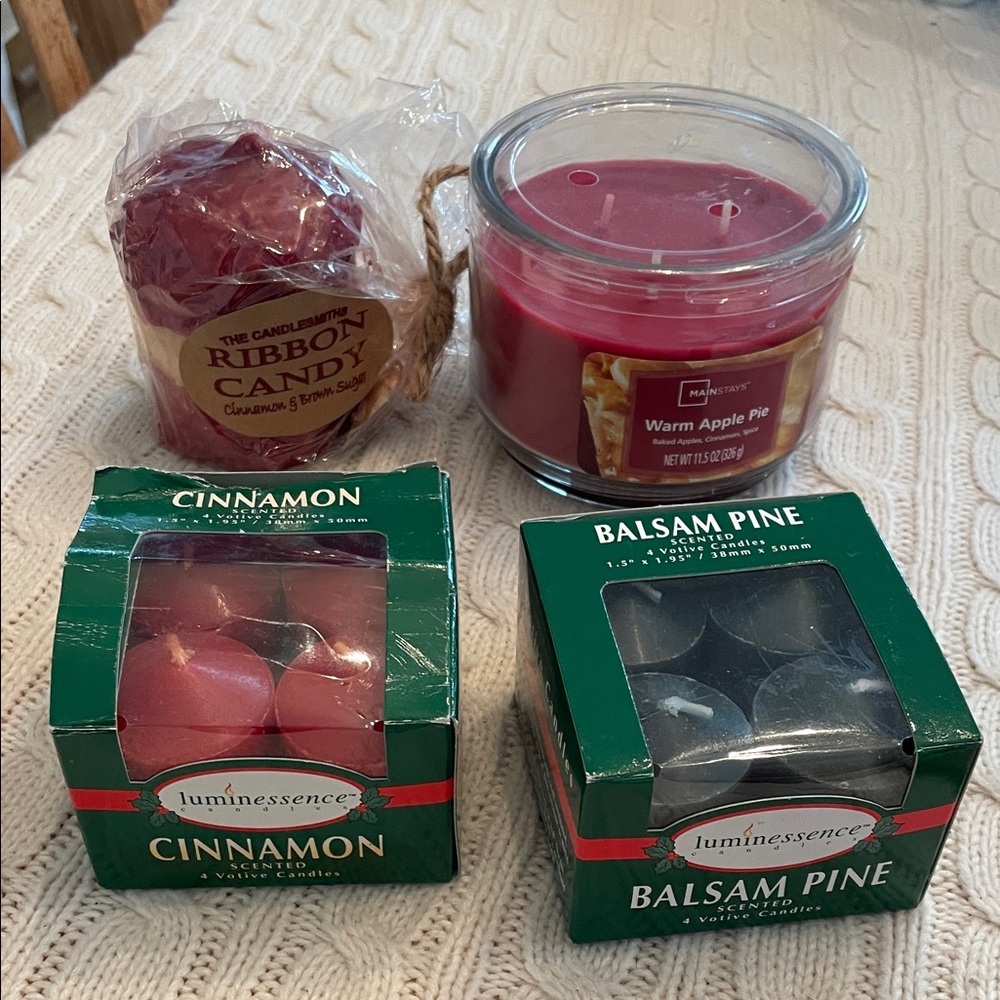 NWT Christmas Candle Set 10 total scented candles.